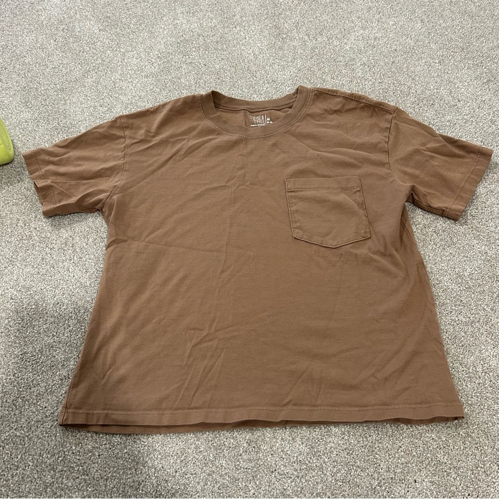 Time and Tru Men's Short Sleeve Tee in Warm Brown